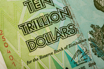 Obraz premium Zimbabwe twenty billion dollars banknote