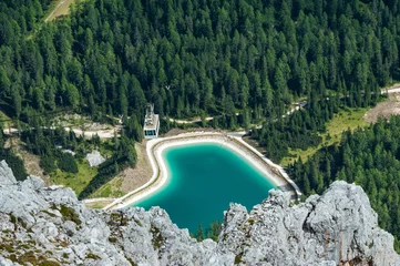Zelfklevend Fotobehang Le Tofane Lake, Dolomites © forcdan
