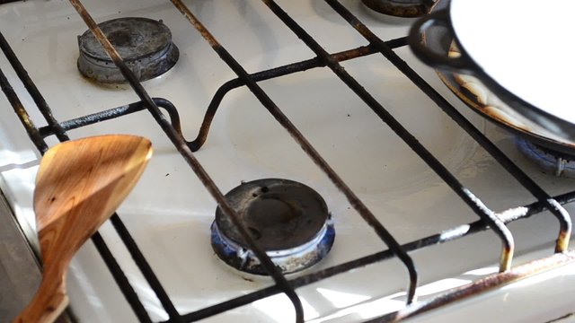 Gas ignition process