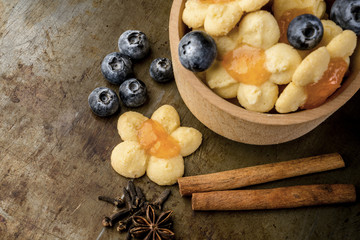 Kruche ciasteczka z marmoladą