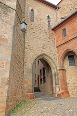 Fototapeta na wymiar Landgrafenschloss Marburg: Eingang zum Innenhof (Hessen)