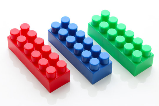 constuctor bricks green blue and red