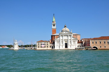 Fototapeta na wymiar Hafen von Venedig mit Blick auf den Markusplatz