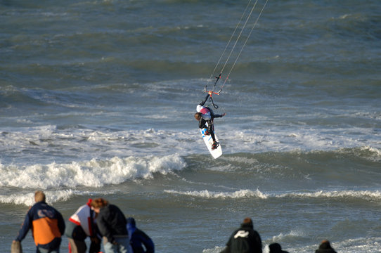 Springender windsurfer