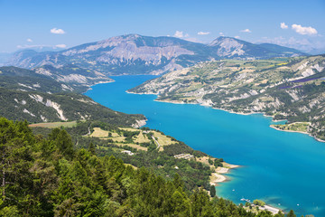 Fototapeta na wymiar Lake of Serre-Poncon (French Alps)