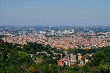 Fototapeta na wymiar Bologna dall'alto, panoramica