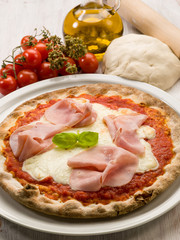 pizza with ham