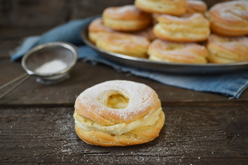 Custard cream ring