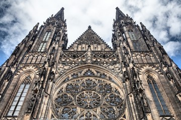 Fototapeta na wymiar Saint Vitus Cathedral in Prague, Czech Republic 