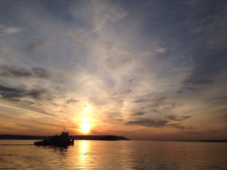 Fototapeta na wymiar ship and sunset