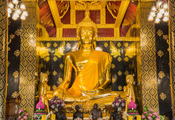 Fototapeta premium Beautiful Golden Buddha