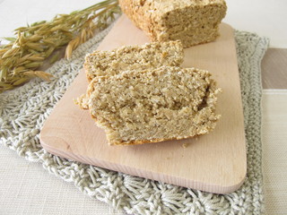 Selbst gebackenes Haferbrot