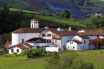 Fototapeta na wymiar village de Souraïde Pays Basque