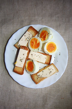 завтрак с яиц 