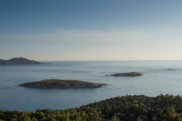 Fototapeta na wymiar Islas Estelas, vista desde monteferro