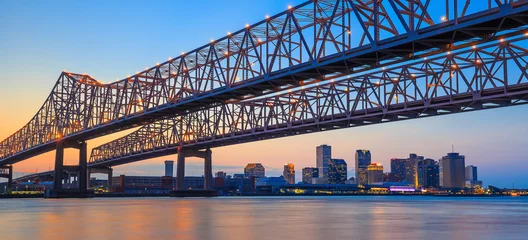Poster De Crescent City Connection Bridge over de rivier de Mississippi © f11photo