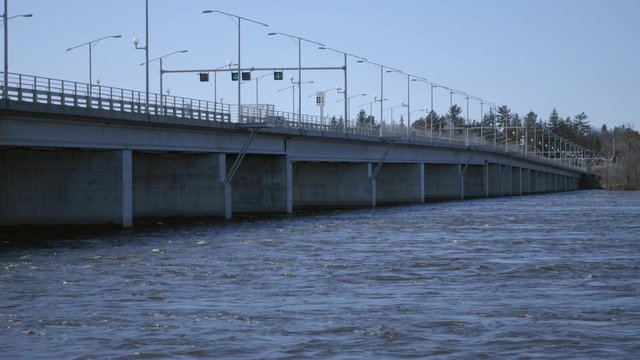 Champlain bridge spanning across the Ottawa River.