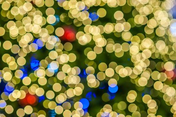 Obraz na płótnie Canvas Christmas tree with colorful balls