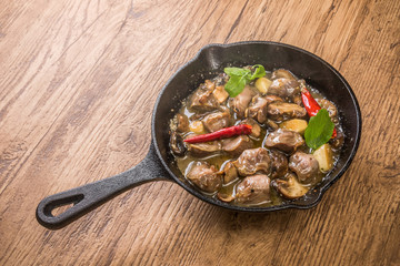 砂肝のアヒージョ　オイル焼き　スペイン小皿料理　 chicken gizzard ajillo