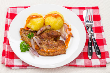 Roast veal liver with shallots, dumplings
