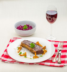 Rump steak with chanterelle and cream sauce