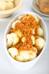 Blumenkohl mit Paniermehl überbacken