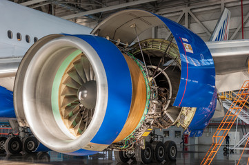 Jet engine maintenance