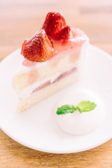 Strawberry cream cake