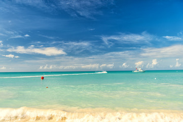 Obraz premium Beautiful sunny seascape