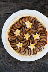 Tart with pears and blue cheese