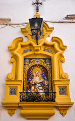 Retablos cerámicos de Sevilla, la Piedad del Baratillo con el Cristo de la Misericordia, Andalucía