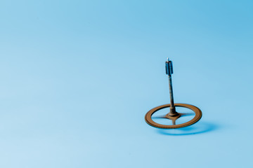 Velocity rotating watch gear