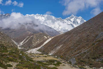 Fototapeta na wymiar Nuptse wall and Lhotse mountain
