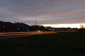 Fototapeta na wymiar Lichtzieher nahe den Alpen
