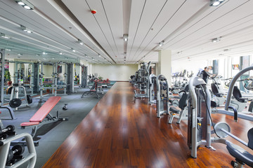apparatus and equipment in modern gym