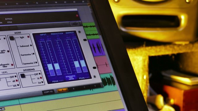 music studio monitor sound wave graph