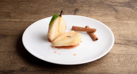 Baked pears with syrup