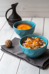 Oatmeal with persimmon
