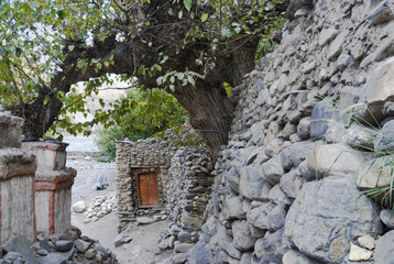 Narrow stony road, the entrance to the village, Upper Mustang