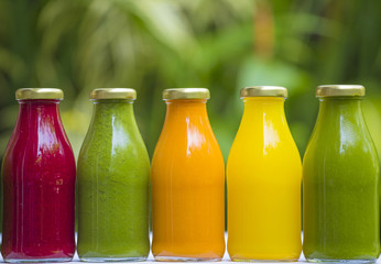 Organic cold-pressed raw vegetable juices