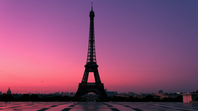 Timelapse video of the Eiffel Tower in Paris at dawn