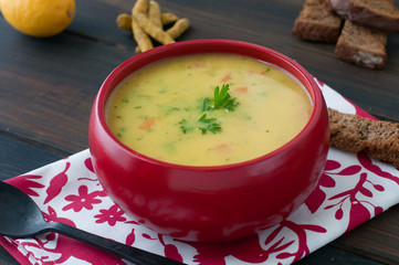 seasoned fish soup with lemon