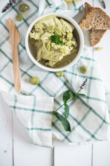 Broad bean hummus