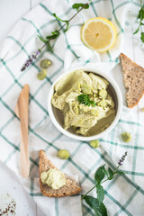 Broad bean hummus