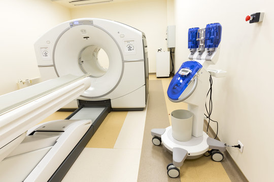 Tomography cancer treatment scanner