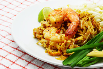 Thai style fried rice noodle with shrimp