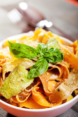 Parpadele with zucchini