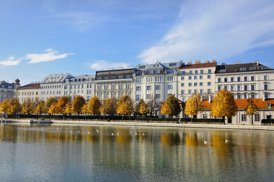 Street view of Vienna from the park of the Upper Belvedere in au