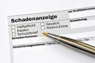 Schadenanzeige, Versicherung, Haftpflicht, Kasko, Schadensfall, Formular, Risiko, Unfall, Schadensregulierung, Schadensfreiheitsrabatt, Schaden