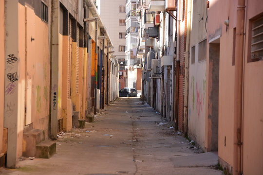 callej&oacute;n oscuro